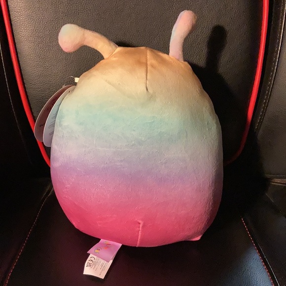 Oliviana the alien Squishmallow - Picture 3 of 5